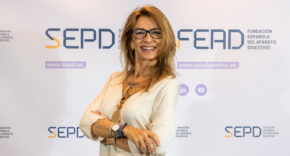 Marta Casado, Mujer MIA y hepatóloga en Torrecárdenas, recibe un premio internacional por liderar la eliminación de la hepatitis C en España.