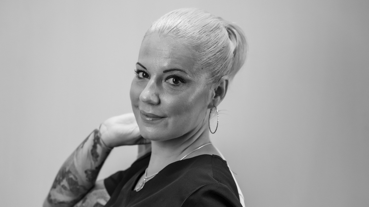 Lorena Albert, enfermera dermoestética en Almería, que transforma el cuidado de la piel en salud, confianza y sororidad