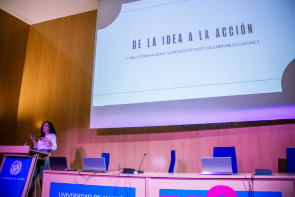 Salon Mujer Emprende 2024 (9) Salon Mujer Emprende 2024 (9)